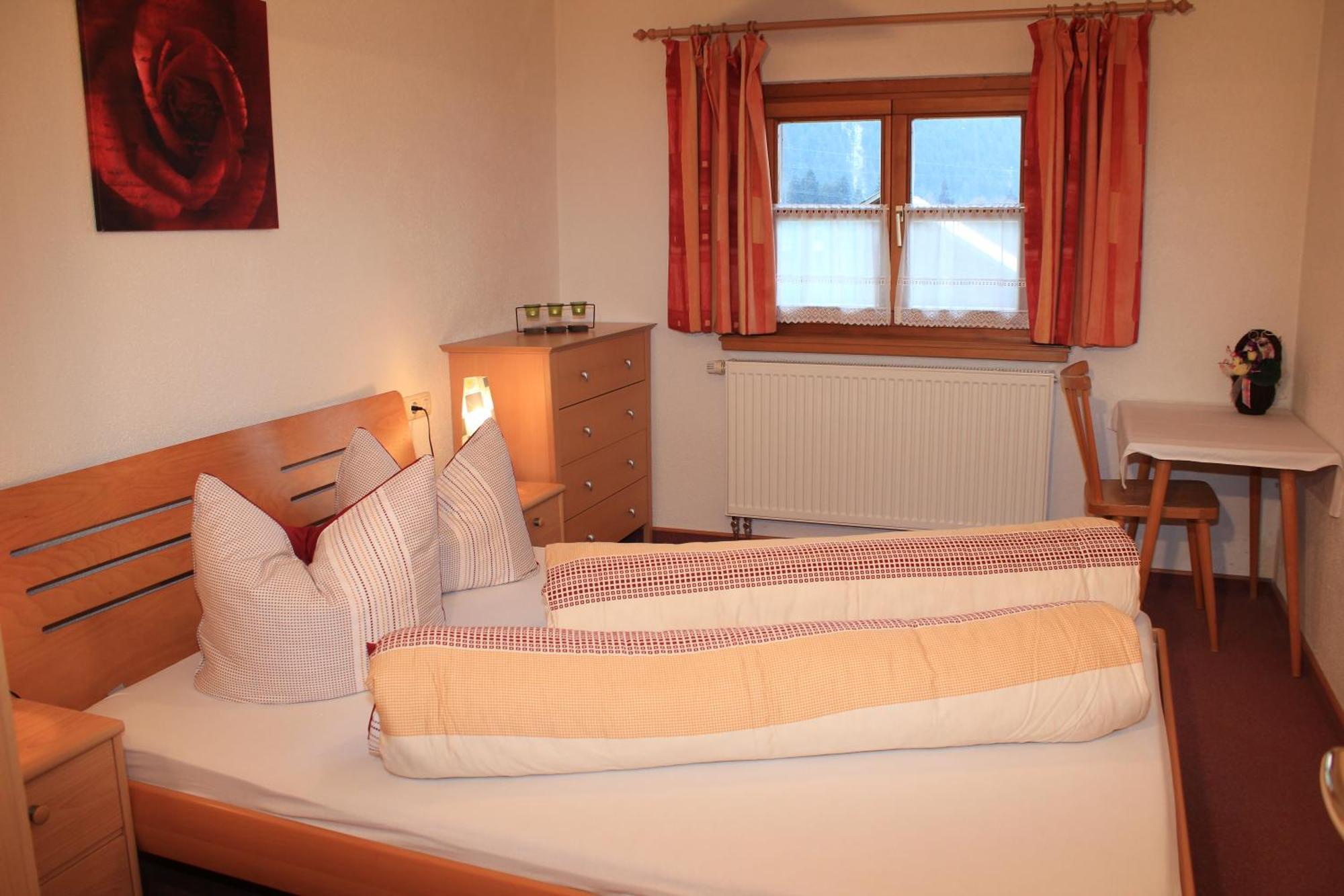 Haus Laedeler Apartment Schruns Ruang foto